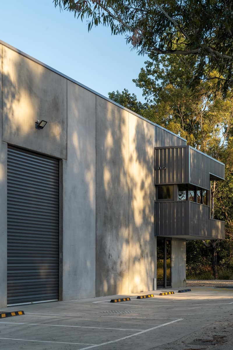 Warehouse & Office Complex — photo 9