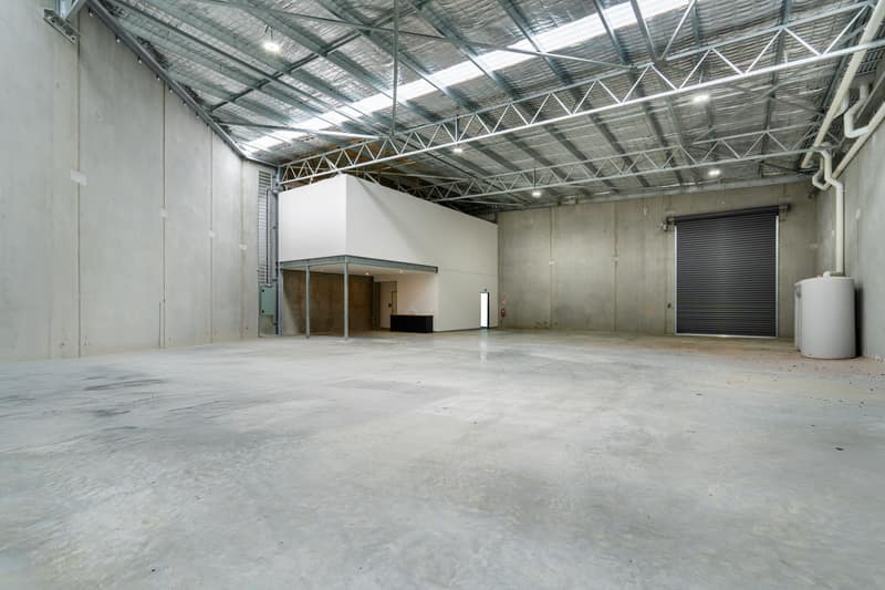 Warehouse & Office Complex — photo 12